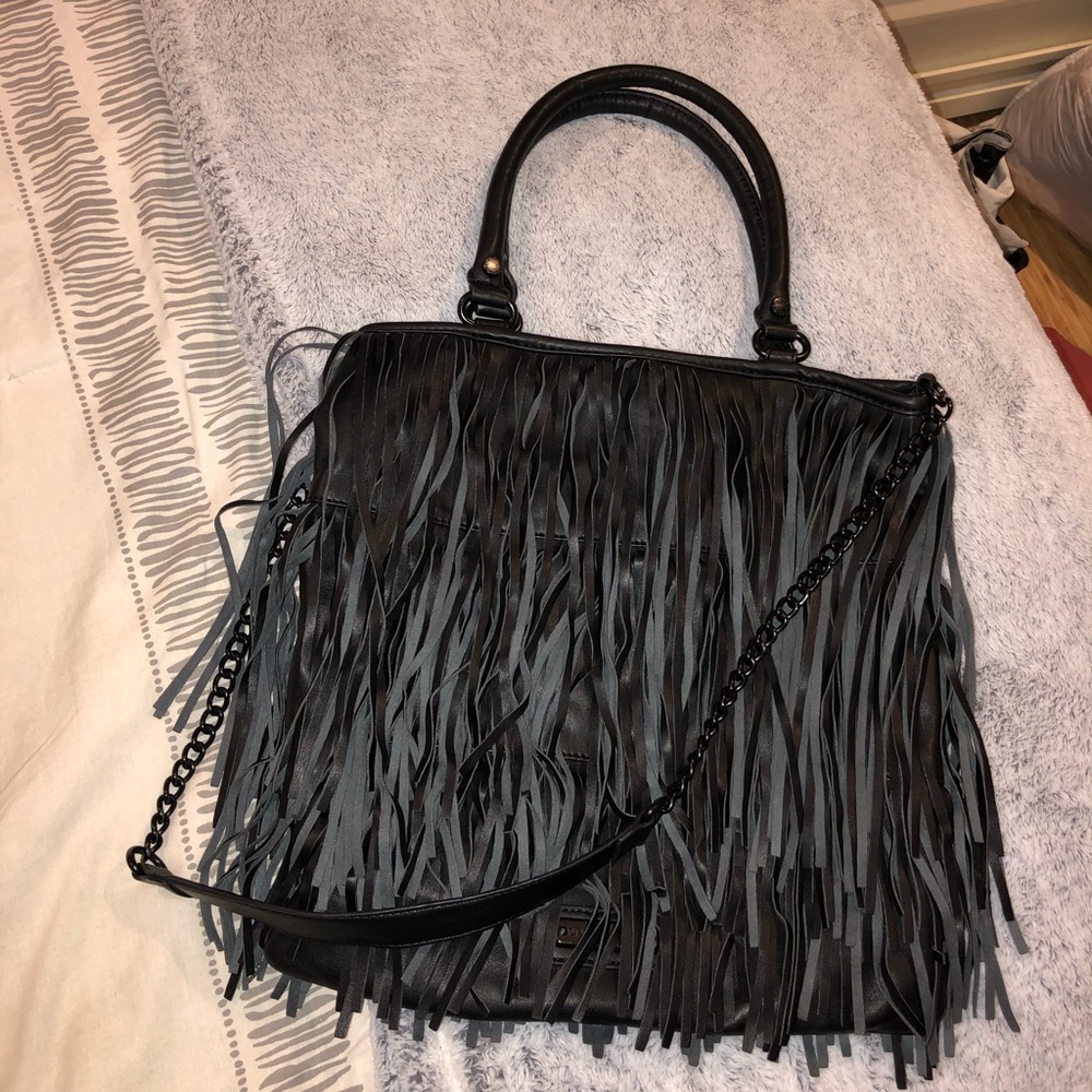 Black fringe steve madden pocketbook